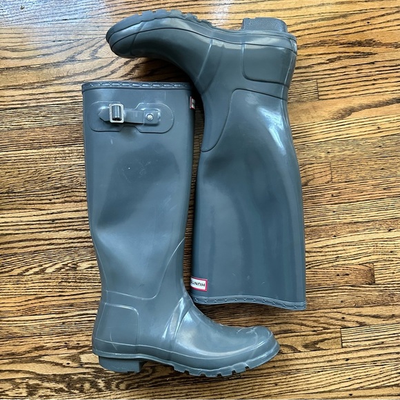 Hunter Men's Dark Gray Rain Boots - Picture 1 of 5